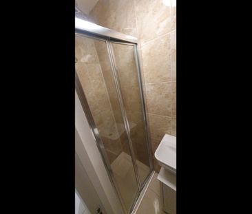 Studio Flat, Woodstock Grove, W12 - Photo 2