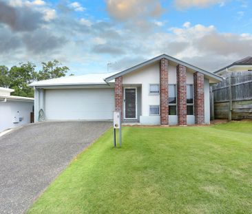 MODERN 4 BEDROOM FAMILY HOME - Photo 5