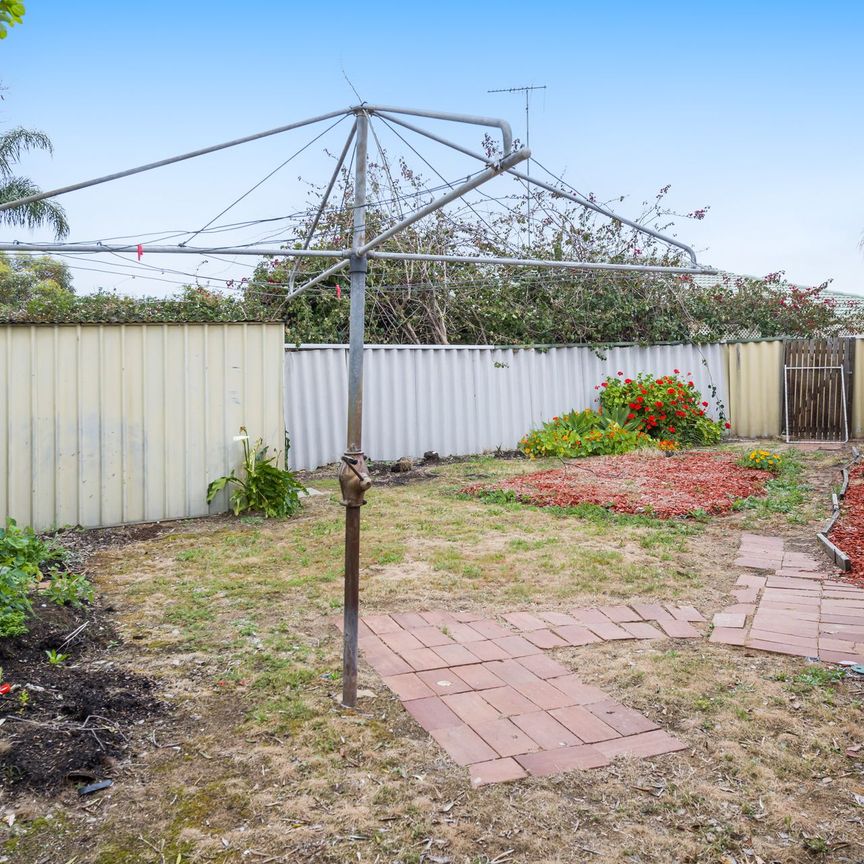 Family Home in Quiet Cul-De-Sac - Photo 1