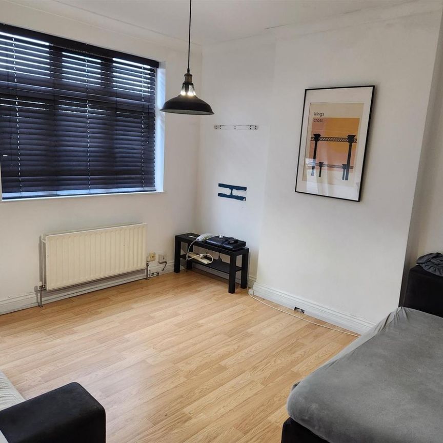 2 Bedroom Flat To Let - Photo 1