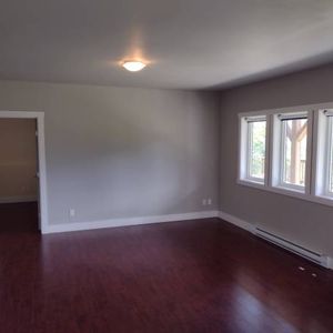 Large 1 Bedroom Suite in Home - Photo 2