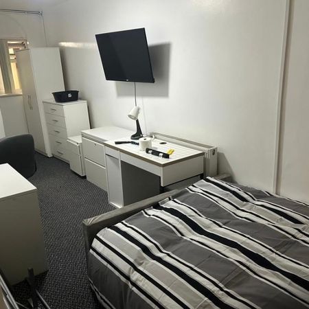 Room in a Shared House, Prescot Road, L13 - Photo 3