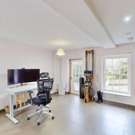 6 bedroom detached house to rent - Photo 1