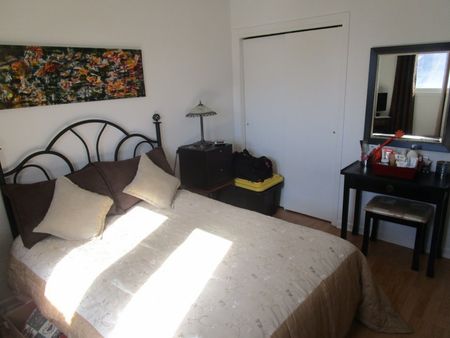 367 Raymond - Photo 4