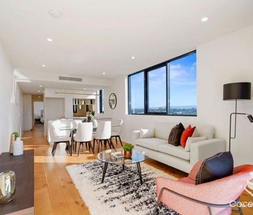 Modern 2-Bedroom Apartment with stunning Broadwater Views - Photo 2