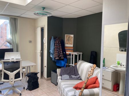 Uitzonderlijk grote studentenkamer (35m²!) te huur – € 595 all-in - Herfststraat 26 - Foto 3