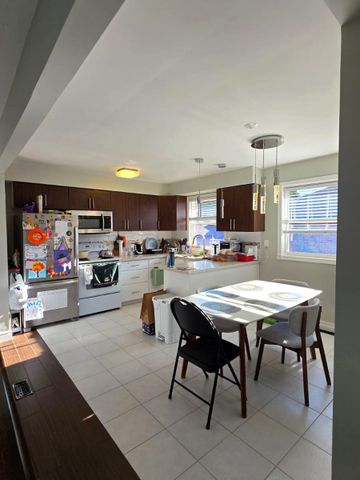 For Lease - 621 Wychwood Street, Oshawa, Ontario - Photo 2