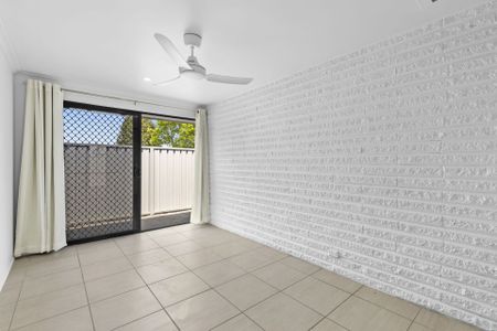 Spacious Duplex in Broadbeach Waters - Photo 2