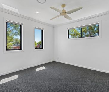 5 Bedroom Home 2 minutes from Varsity College Primary! - Photo 3