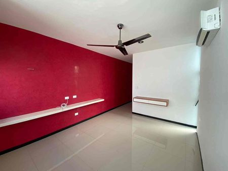 Townhouse en renta, con piscina y rooftop, acabados de lujo y excelente ubicación. - Photo 2