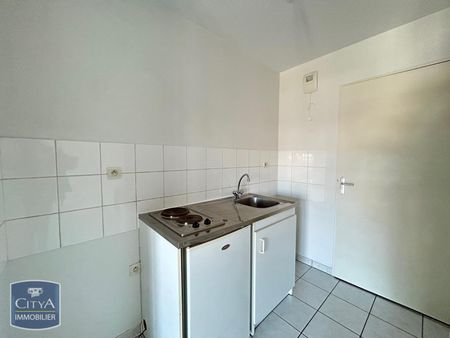 Location Appartement 2 pièces 47m² VIERZON 18100 - Photo 2