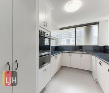 INNER CITY, 2 BEDROOM, 2 BATHROOM UNIT WITH 2 CAR SPACES ! - Photo 5