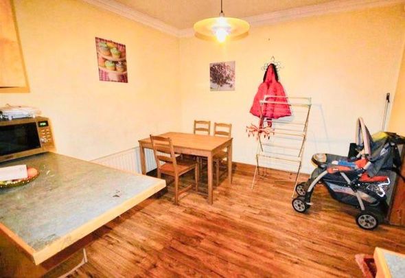 4 bedroom terraced house to rent - Photo 1