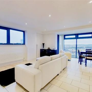2Bedrooms, 2Bathrooms - Photo 1