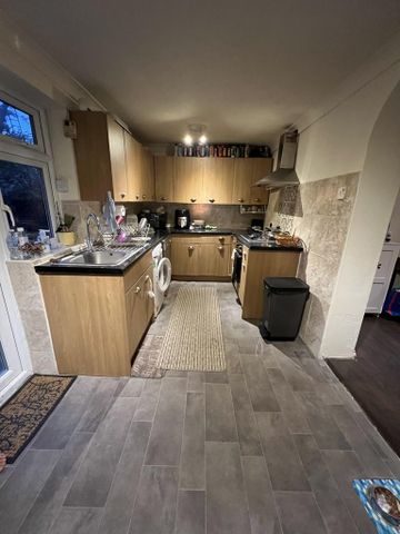 3 bedroom terraced house to rent - Photo 4