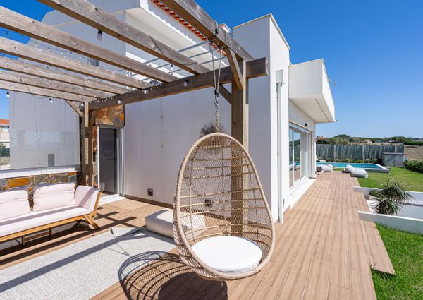 MORADIA T4 PRÓXIMO AO MAGOITO - SINTRA - SÃO JOÃO LAMPAS - CONDOMÍNIO FECHADO E VISTA MAR