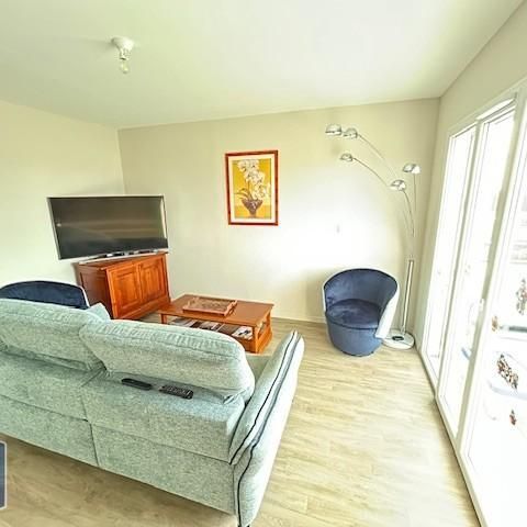 Location Appartement 3 pièces 67m² LA CHAPELLE ST URSIN 18570 - Photo 1