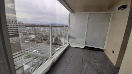 location Appartement F2 DE 40.6m² À VILLEURBANNE - Photo 2