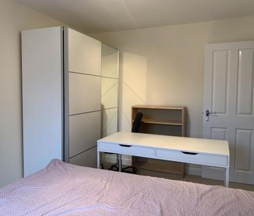 1 bedroom in a house share to rent - Photo 4