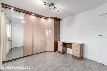 3 bedroom semi-detached house to rent - Photo 5