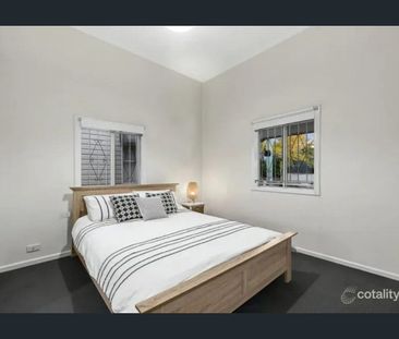 Beautifully maintained family home with dual living - Photo 5