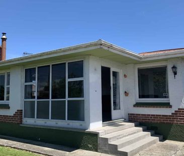Large Family Home - 3 br -$490 pw - Photo 1