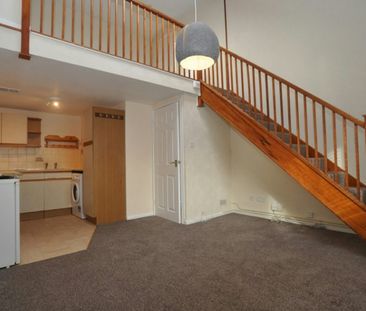 Terraced House to rent on - Photo 2