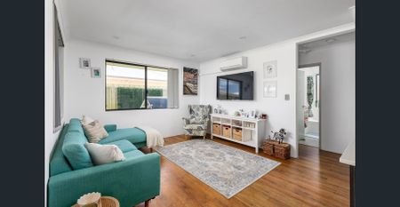 STYLISH HOME IN SOUTH BUNBURY - Photo 2