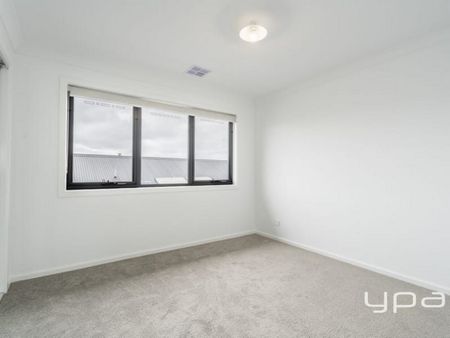 10 Pianta Street, GREENVALE - Photo 3