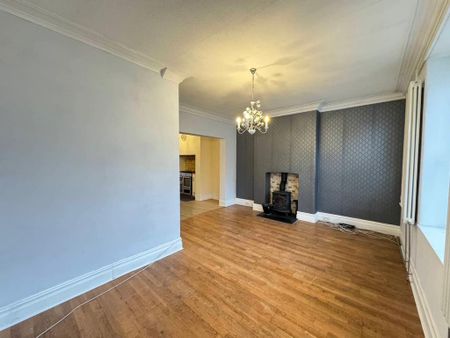 3 bedroom maisonette to rent - Photo 2