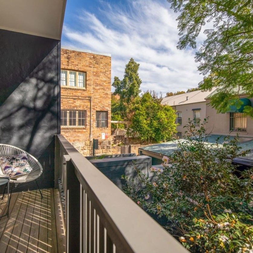 Sophisticated 2 Bedroom Plus Study Living in Surry Hills - Photo 1