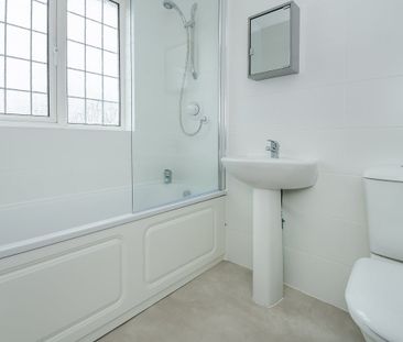 4 bedroom semi-detached house to rent - Photo 1