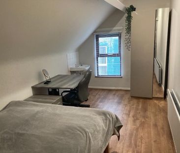 2 Lisburn Avenue, Belfast, BT9 7FX - Photo 4