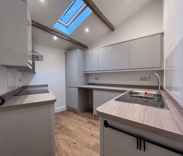 Main Road, Pontesbury, Shrewsbury, SY5 0PS - Photo 2