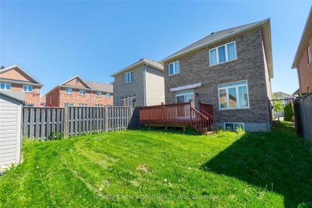 For Lease - 18 Danpatrick Drive, Richmond Hill, Ontario - Photo 2