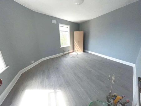 Adelaide Road, Southall, UB2 - Photo 2