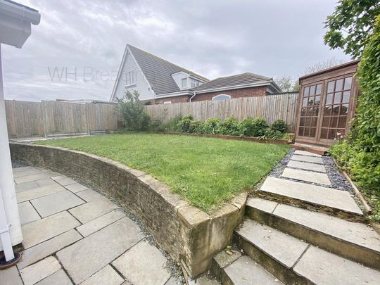 3 bedroom bungalow to rent - Photo 1