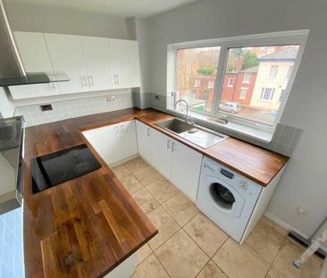 2 bedroom flat to rent - Photo 4