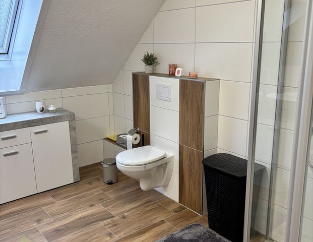 Moderne 2-Zimmer-Oberwohnung mit Balkon in Moormerland-Warsingsfehn! - Foto 1