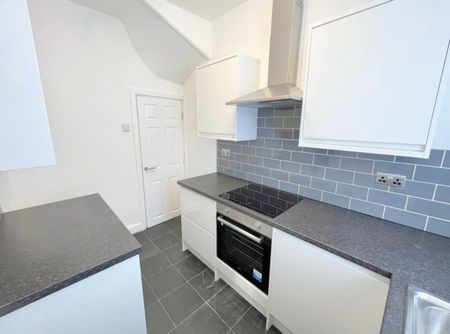 2 Bed End Terrace, Glenthorpe Avenue, LS9 - Photo 3