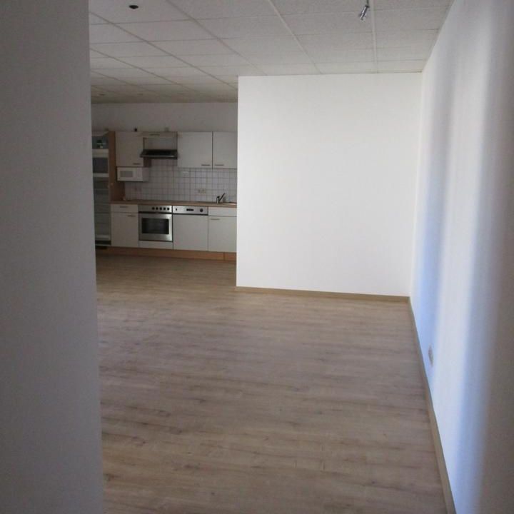 Erstbezug nach Renovierung- 2-Raum-Wohnung mit Einbauküche zu vermieten - Photo 1