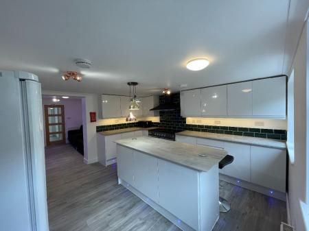 89 Tenterden Drive, Canterbury - Photo 2