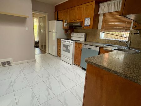 For Lease - 45 Martorino Drive Unit# Main Floor, Toronto, Ontario - Photo 2