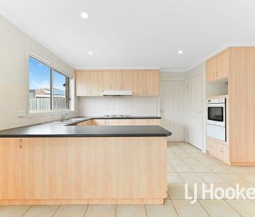 7 Ashmore Avenue, Narre Warren South VIC - Photo 3