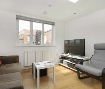 Gunnersbury Lane - Photo 3