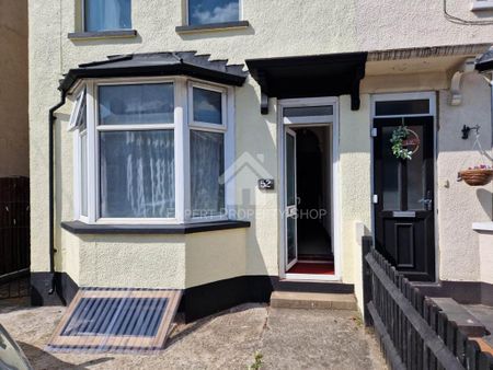3 bedroom semi-detached house to rent - Photo 2