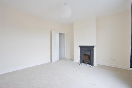 3 bedroom detached house to rent - Photo 5