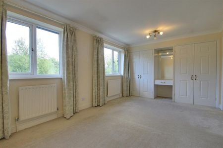 Brook Lane, Berkhamsted - Photo 2