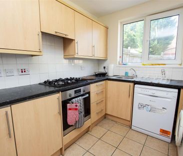 4 bedroom house to rent - Photo 1