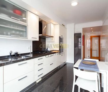 Apartment T4 in Lumiar, Lisboa - Photo 3